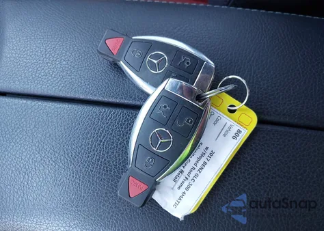 2017 Mercedes-Benz Glc Coupe 300 4Matic z USA, uszkodzony, nr VIN WDC0J4KB3HF240245